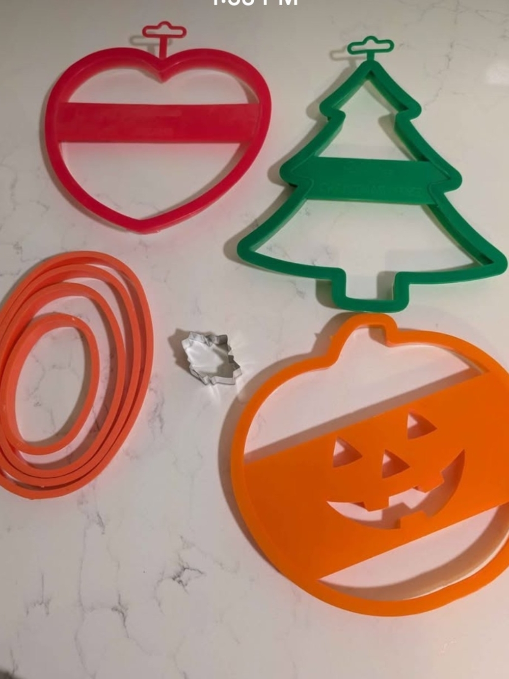 Discontued Wilton Jumbo Seasonal Cookie Cutters & Oval Nesting Set